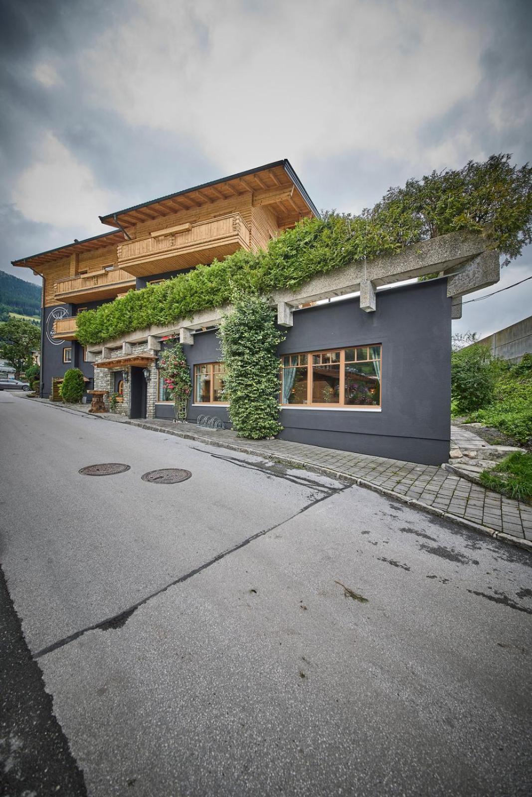 Platzhirsch Rooms - B&B - Self Check-In Piesendorf Bagian luar foto
